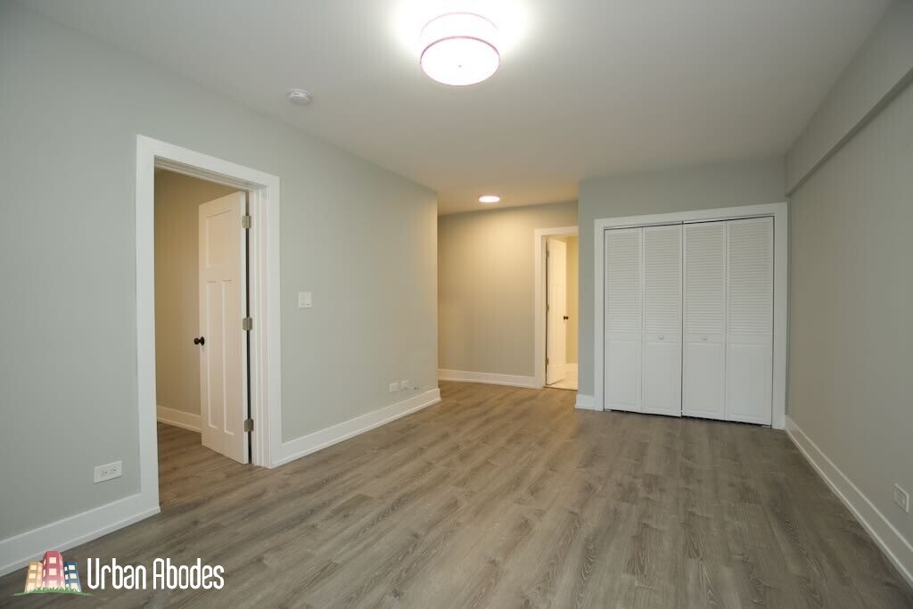 535 W Belmont Ave, Unit A06C in Chicago, IL - Building Photo