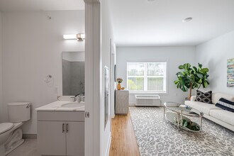 Meridia Upper Main in Lincoln Park, NJ - Building Photo - Interior Photo