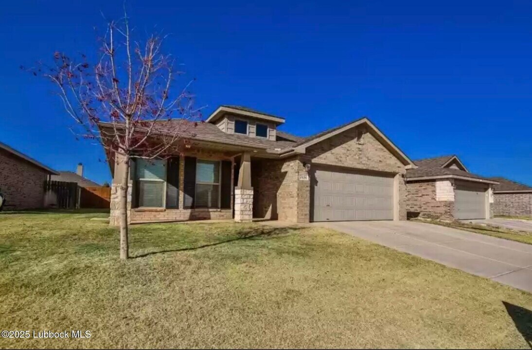 7434 105th St in Lubbock, TX - Building Photo