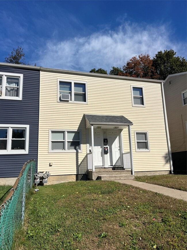 21 Vernon Terrace in Poughkeepsie, NY - Building Photo - Building Photo