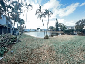 2304 Seaside Dr in Greenacres, FL - Building Photo - Building Photo
