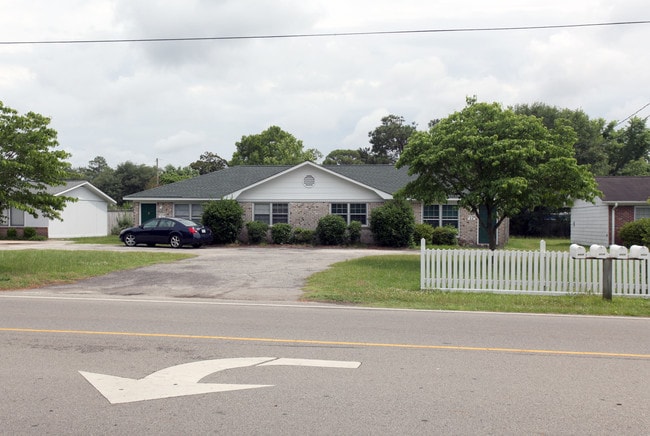 Cothren's Apartments in Wilmington, NC - Building Photo - Building Photo