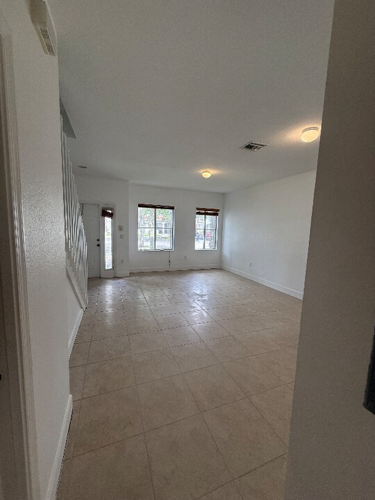 2816 SW 83rd Ave in Miramar, FL - Building Photo