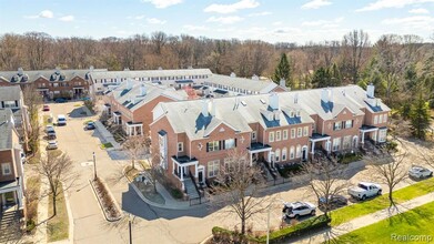 16822 Farmington Rd in Livonia, MI - Foto de edificio - Building Photo