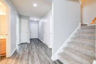 328 Winchester Dr in Pooler, GA - Building Photo - Building Photo