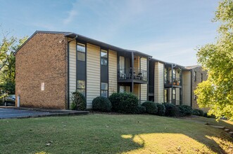 Park Hill in Birmingham, AL - Building Photo - Interior Photo