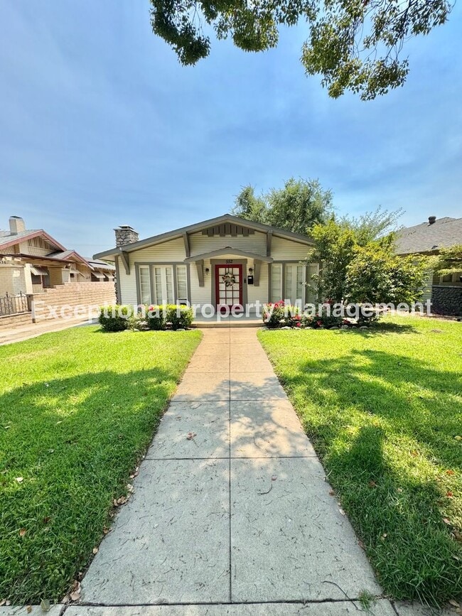 property at 552 East E Street