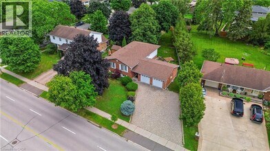 121 Tollgate Rd in Brantford, ON - Building Photo - Building Photo