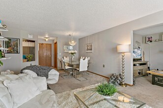 3232 Fremont Ave N in Minneapolis, MN - Building Photo - Building Photo