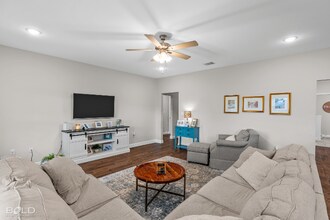 1071 BAYOU BAY COURT in Frierson, LA - Building Photo - Building Photo