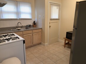 271 N Holliston Ave in Pasadena, CA - Building Photo - Building Photo