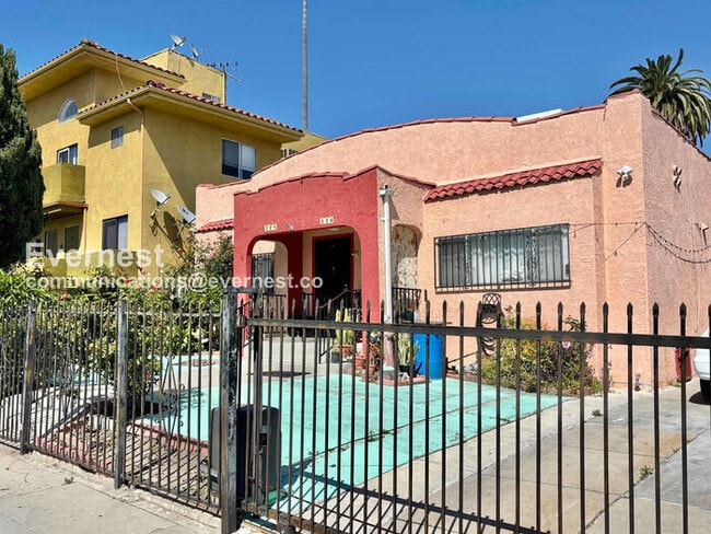 property at 428 1/2 N Kingsley Dr