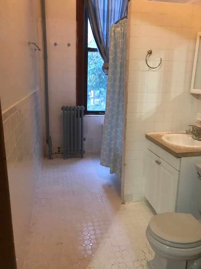 15 W 120 St
