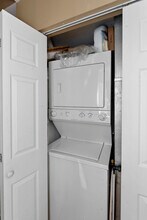 1340 W Greenleaf Ave, Unit 3C in Chicago, IL - Building Photo - Building Photo