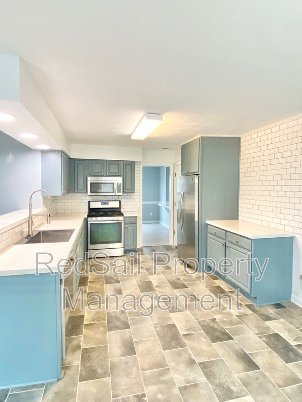 318 Vista Point Dr in Hampton, VA - Building Photo - Building Photo