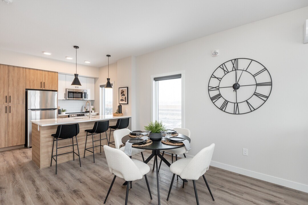 Latitude 49 Townhomes in Winnipeg, MB - Building Photo