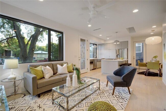 1114 Mariposa Dr in Austin, TX - Building Photo - Building Photo