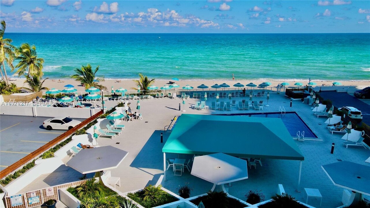 3140 S Ocean Dr in Hallandale Beach, FL - Building Photo