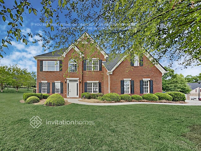 property at 3088 Woodmere Dr