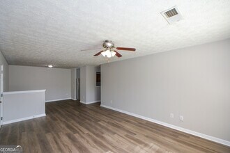 4103 Fairington Club Dr in Stonecrest, GA - Building Photo - Building Photo