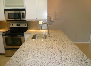 2445 SW 18th Terrace in Fort Lauderdale, FL - Building Photo - Building Photo