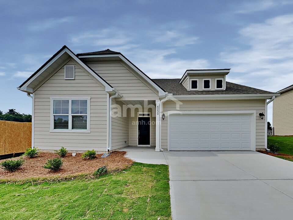 2854 Chapel Hill Rd in Douglasville, GA - Building Photo