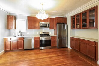 708 Calmar Ave in Oakland, CA - Building Photo - Building Photo