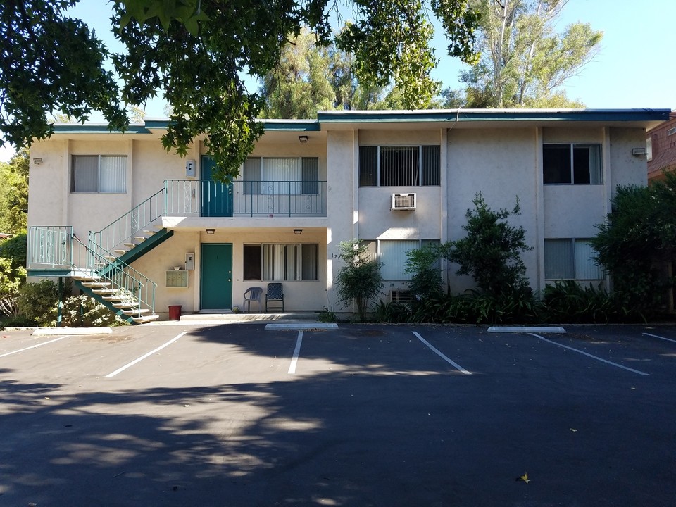 12419 Julian Ave in Lakeside, CA - Foto de edificio