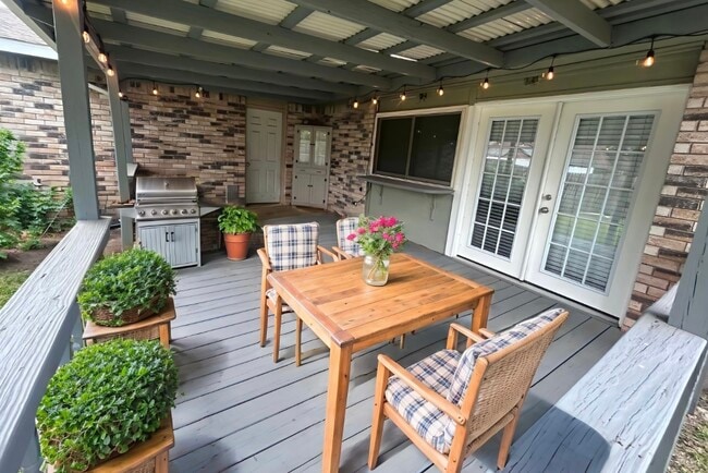 property at 3001 Powell Dr