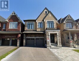 59 Bremner St in Whitby, ON - Building Photo