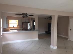 1053 Executive Center Dr in Orlando, FL - Building Photo - Building Photo