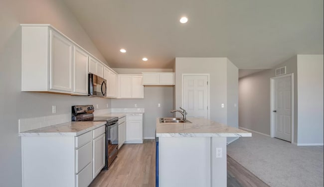 1020 SW Sparrow Pl in Mountain Home, ID - Building Photo - Building Photo