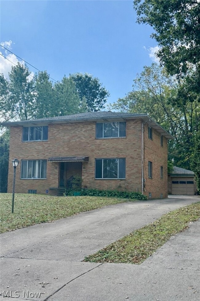 property at 124 Kenridge Rd