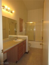1009 Harp Way in North Las Vegas, NV - Foto de edificio - Building Photo