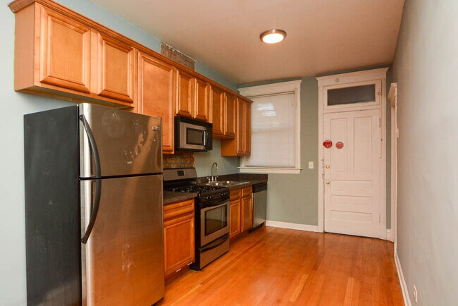 3514 N Sheffield Ave in Chicago, IL - Building Photo - Building Photo