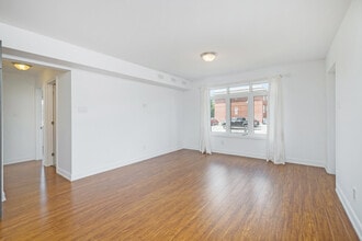 344-368 Tillbury Av in Ottawa, ON - Building Photo - Building Photo