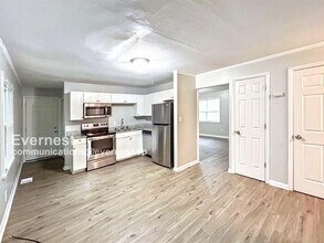 281 Toni Pl SE in Atlanta, GA - Building Photo - Building Photo
