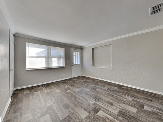 5916 Ensenada Rd in Jacksonville, FL - Building Photo - Building Photo