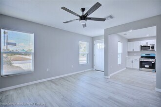 295 Lincoln Rd NE in Lake Placid, FL - Building Photo - Building Photo