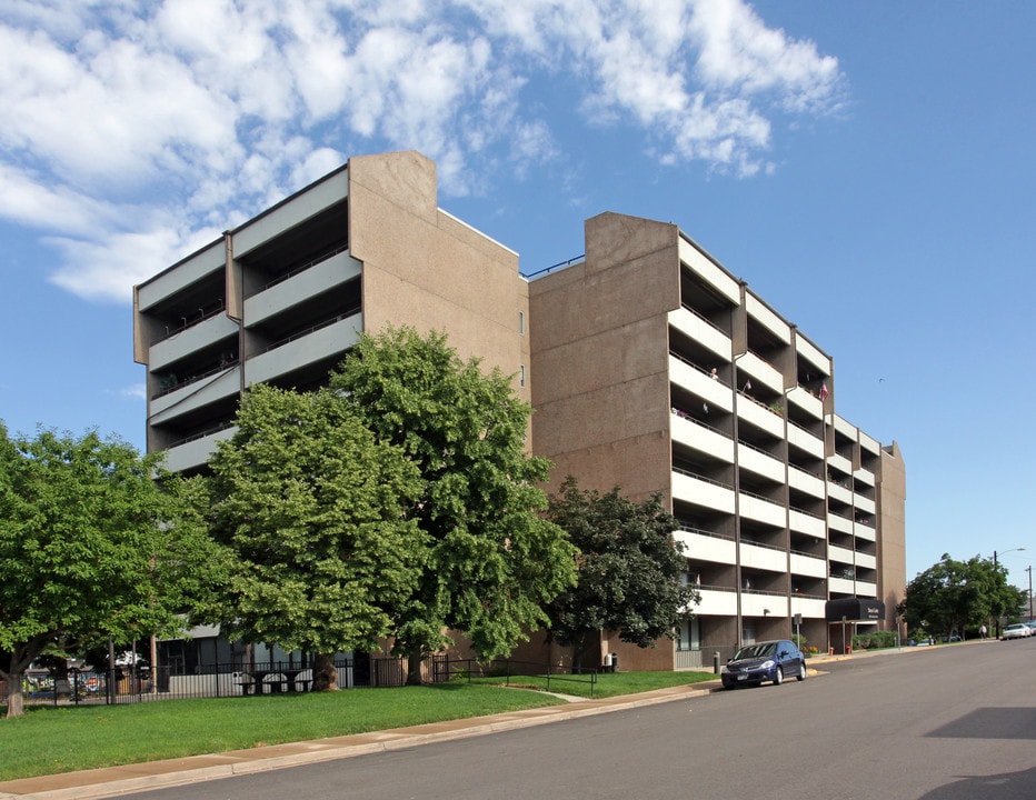 Simon Center in Englewood, CO - Foto de edificio