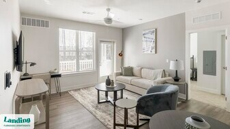 556 Martin Rd SW in Huntsville, AL - Building Photo