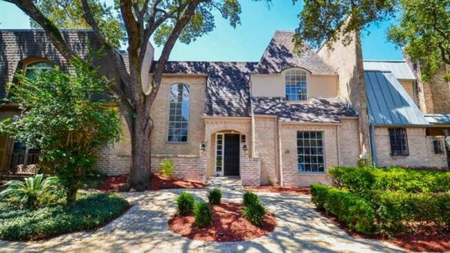 48 Bayou Pointe Dr in Houston, TX - Foto de edificio - Building Photo