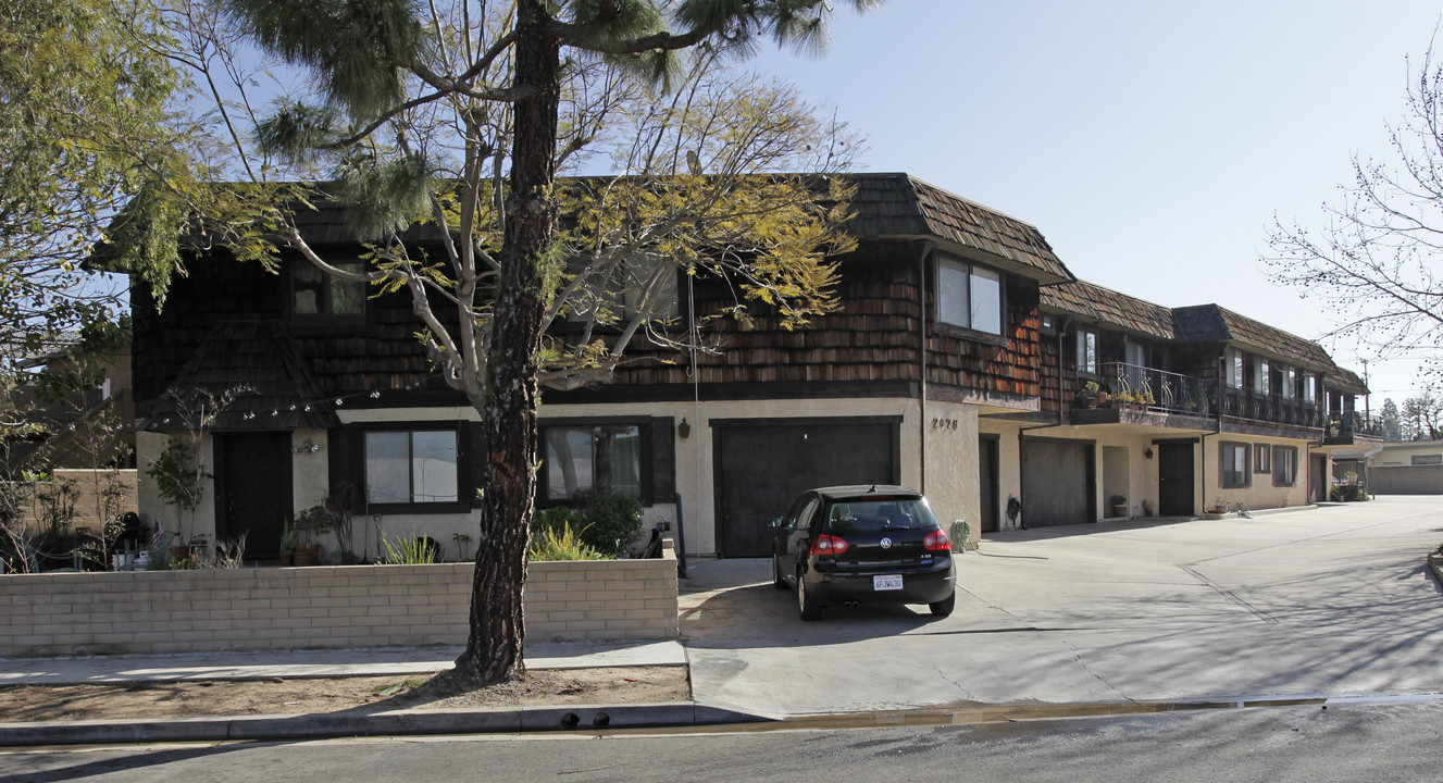 2078 Garden Ln in Costa Mesa, CA - Foto de edificio