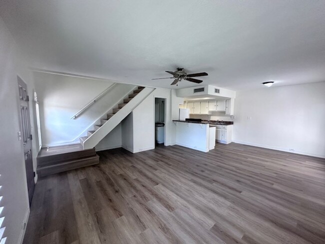 property at 1119 E North Ln