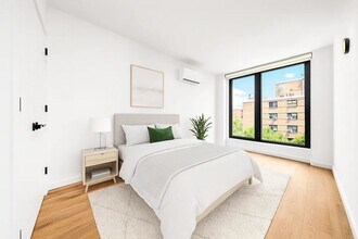 336 E 112th St in New York, NY - Building Photo - Building Photo