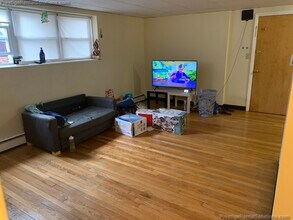 1741 Washington St, Unit 2 in Braintree, MA - Foto de edificio - Building Photo