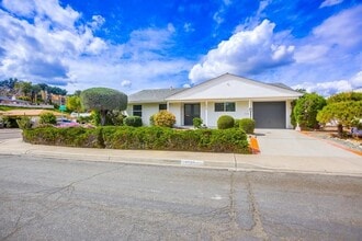 16720 Callado Ct in San Diego, CA - Foto de edificio - Building Photo