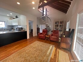 485 Beechwood Ave in Bridgeport, CT - Building Photo