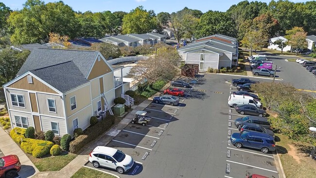 Oak Park at Nations Ford in Charlotte, NC - Building Photo - Building Photo