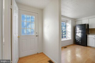 6515 Field Master Dr in Springfield, VA - Building Photo